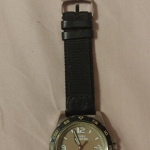 Watch - Picture 2 of 4